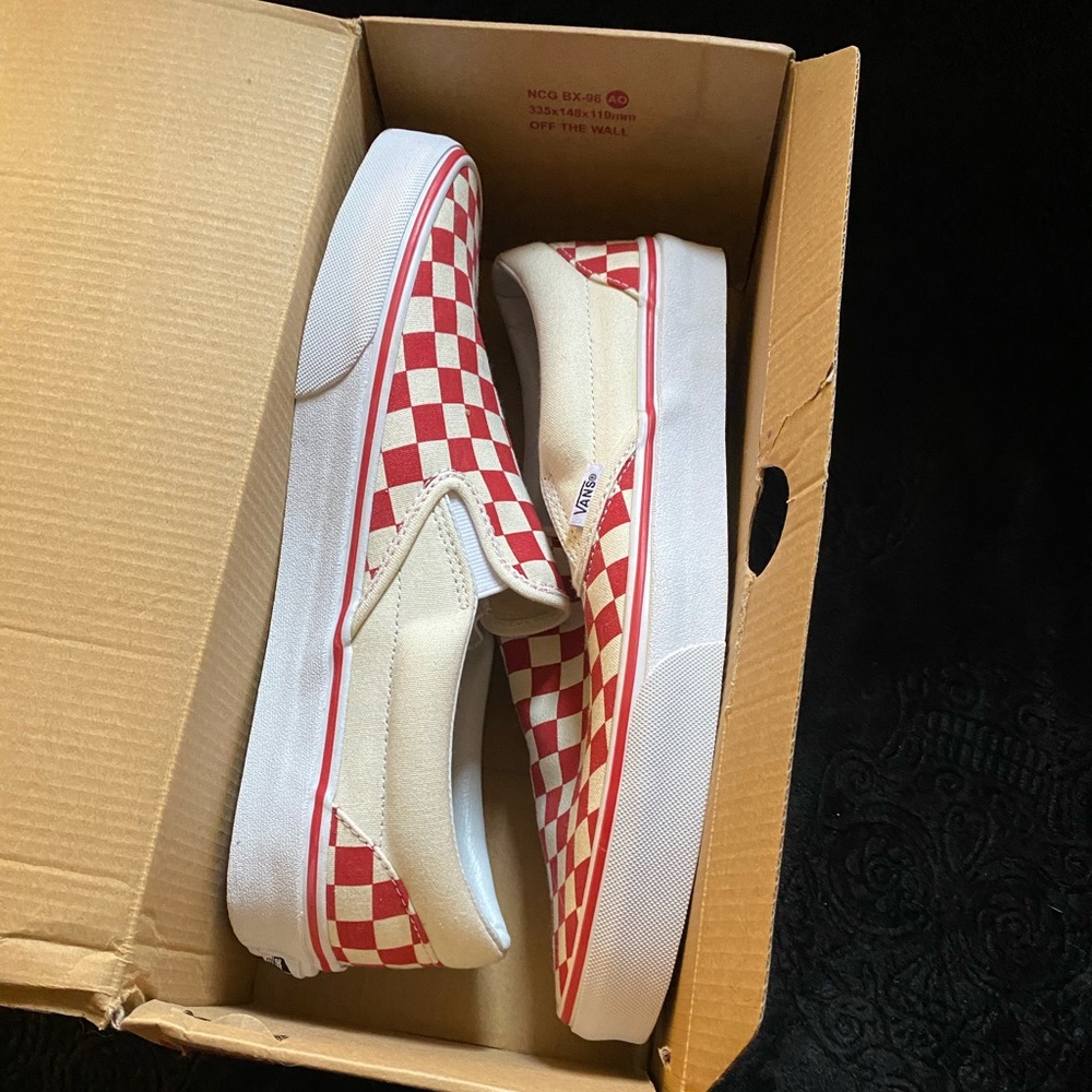Unisex Vans slip ons